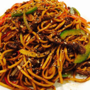 2. Threads Noodles with Tender Beef, Black Pepper Stir-Fried Noodles <br> 黑胡椒牛柳炒面